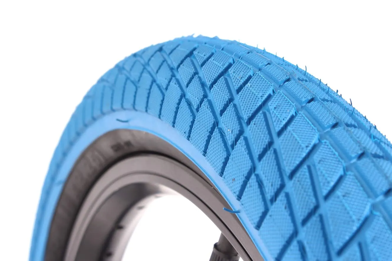 KHE 18' Freestyle BMX Tire - Robust 2.25' Blue-Black, Lightweight at 1.43lbs, Optimal for Jumps